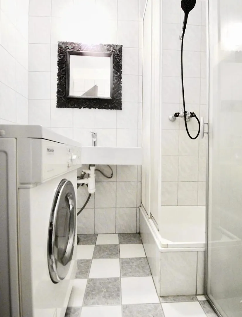 Modern Apartment In Millennium City Area Vienna
