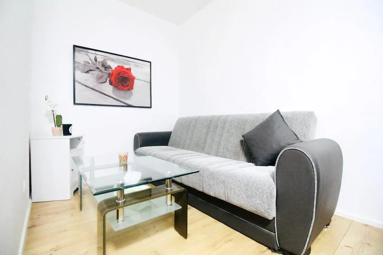 Modern Apartment In Millennium City Area Vienna Austria
