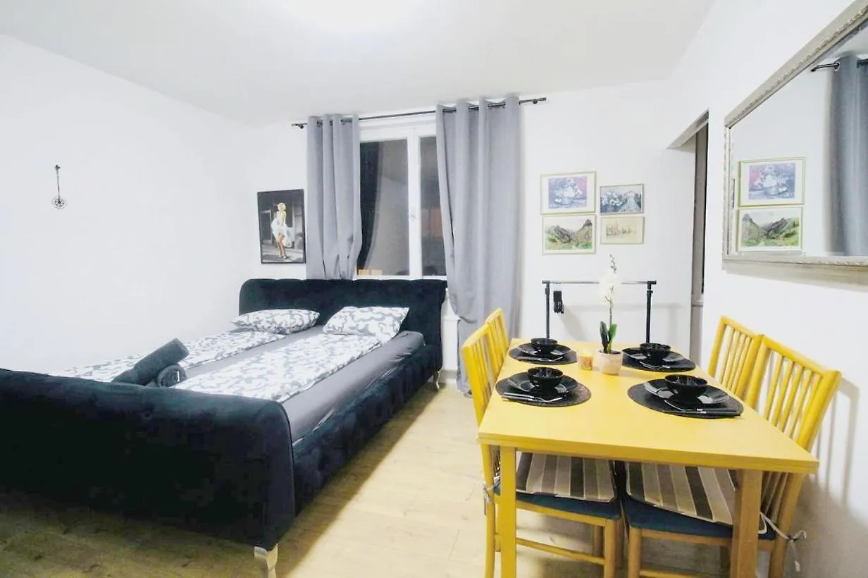 Modern Apartment In Millennium City Area Vienna Austria