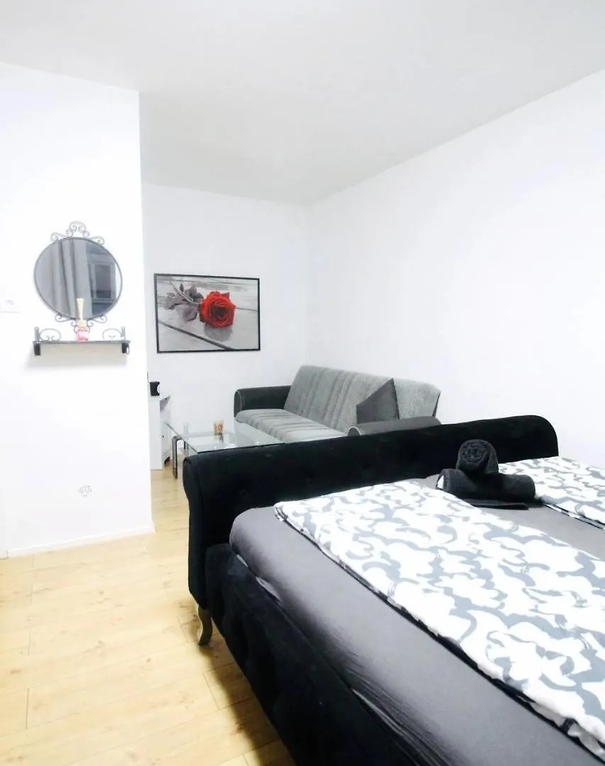 Modern Apartment In Millennium City Area Vienna